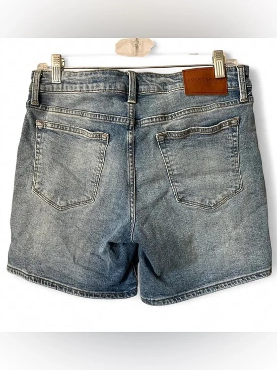 Lucky Brand The Roll Up Mid-rise Light Wash Bermuda Shorts size 8 - Picture 3 of 6